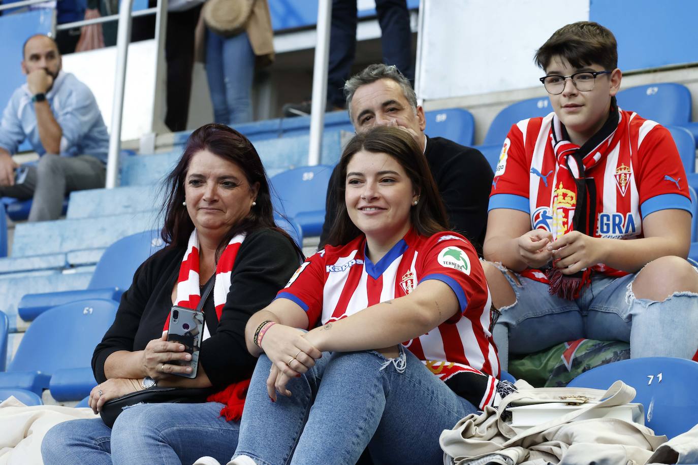 Fotos: ¿Estuviste en el Alavés - Sporting? ¡Búscate!