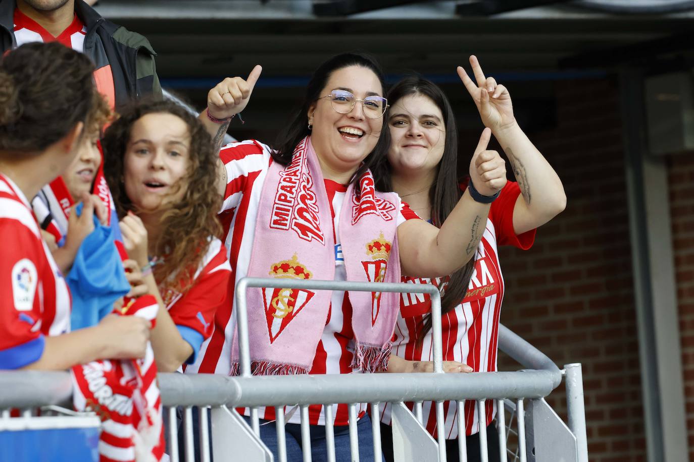 Fotos: ¿Estuviste en el Alavés - Sporting? ¡Búscate!