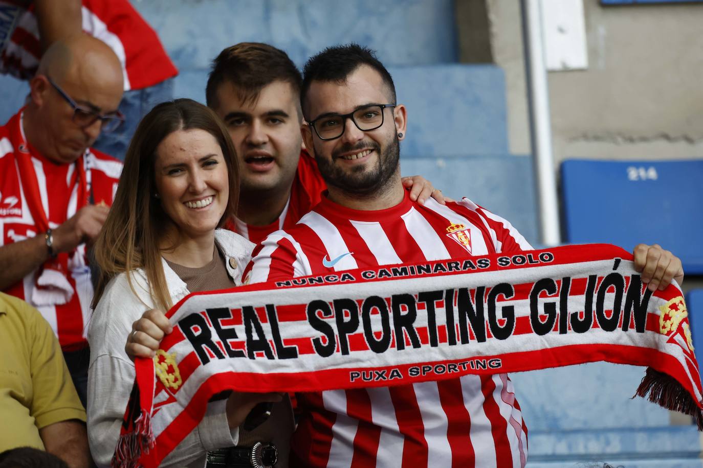 Fotos: ¿Estuviste en el Alavés - Sporting? ¡Búscate!