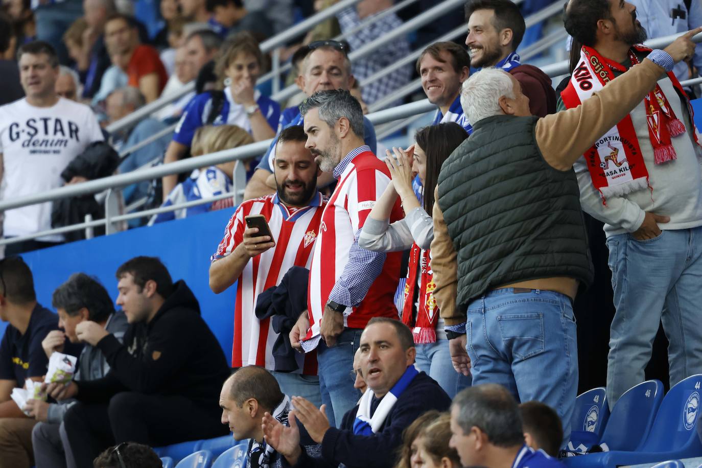 Fotos: ¿Estuviste en el Alavés - Sporting? ¡Búscate!