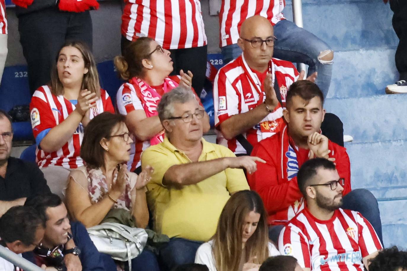 Fotos: ¿Estuviste en el Alavés - Sporting? ¡Búscate!