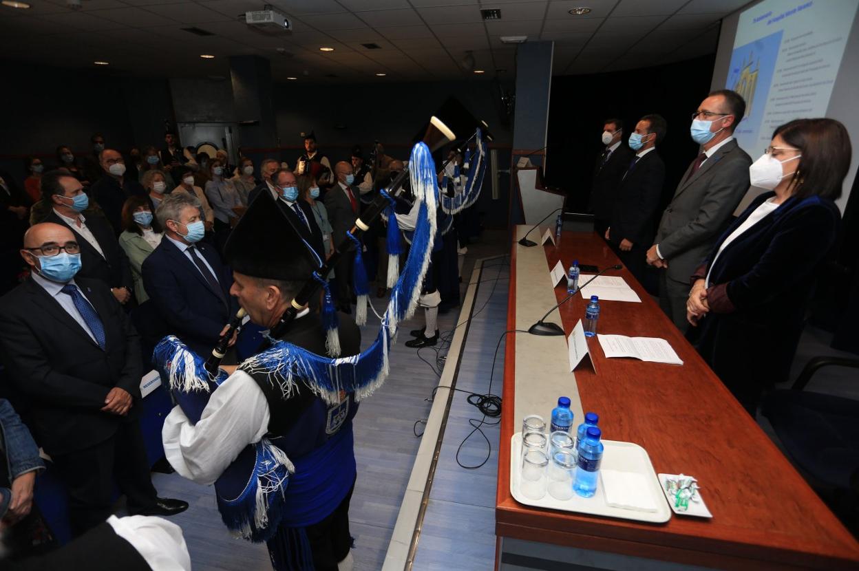 El consejero de Salud participó en el acto de celebración del 75 aniversario del Hospital Monte Naranco. 
