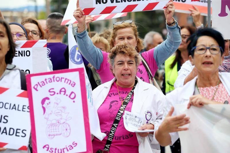 Trabajadoras del sector de ayuda a domicilio, en la manifestación celebrada en Oviedo 