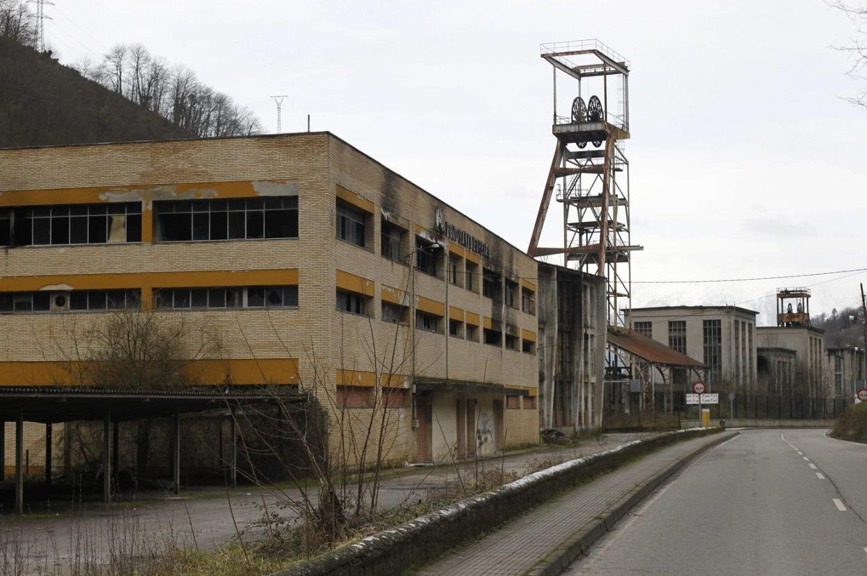 Edificio administrativo que será derruido para un aparcamiento. 