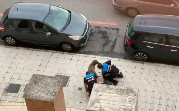 Un momento de la detención.