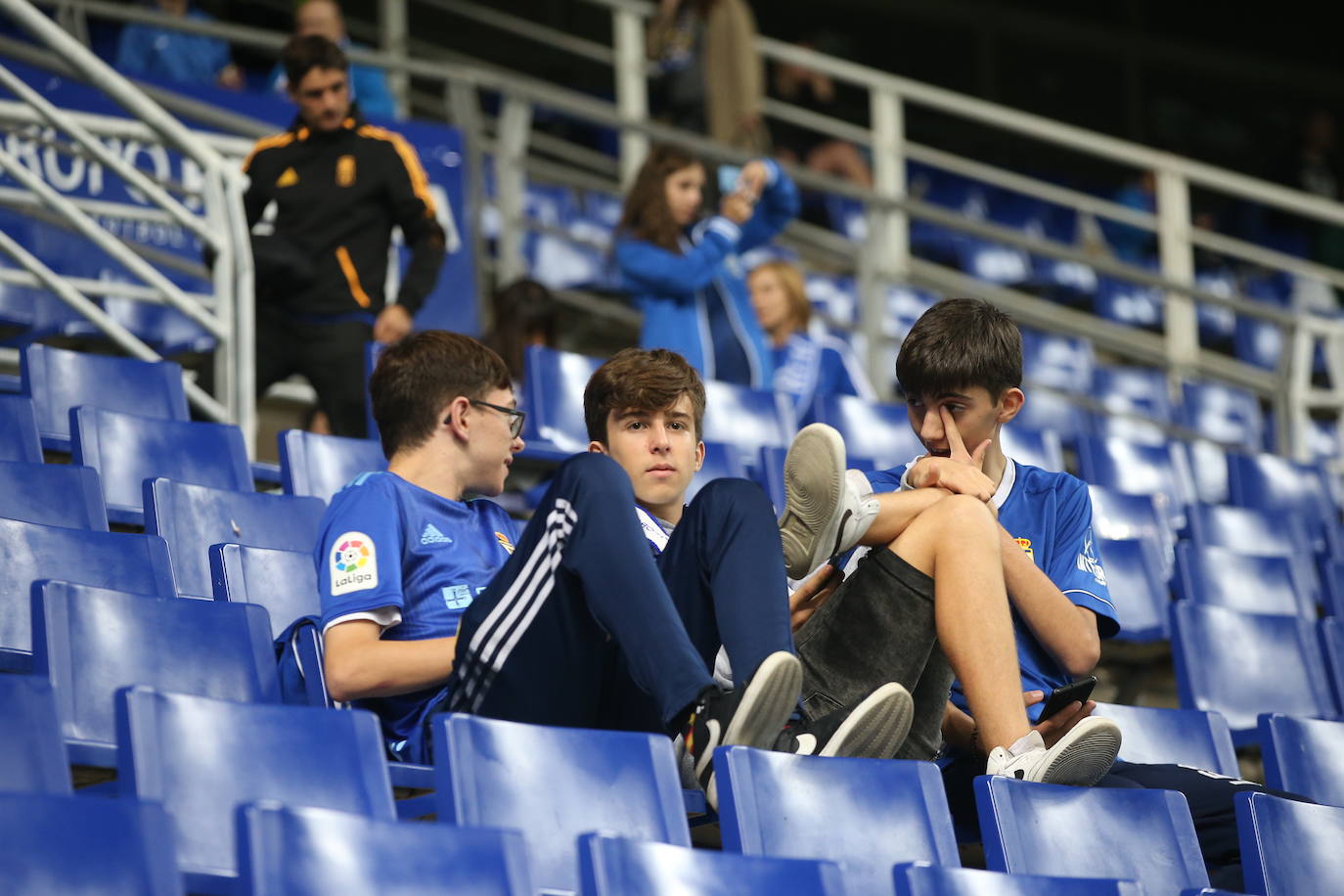 Fotos: ¿Estuviste en el Real Oviedo - Málaga? ¡Búscate!