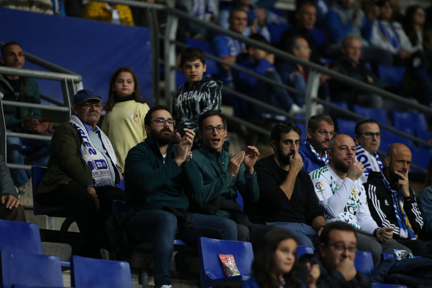 Fotos: ¿Estuviste en el Real Oviedo - Málaga? ¡Búscate!