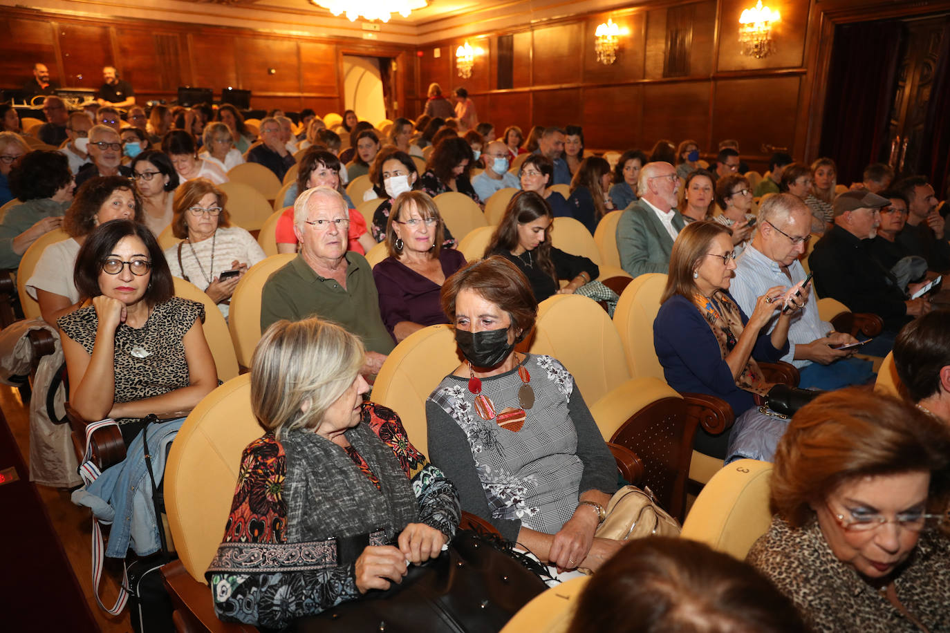 Fotos: Linares y Pagés repasan su trayectoria frente al público en el Jovellanos