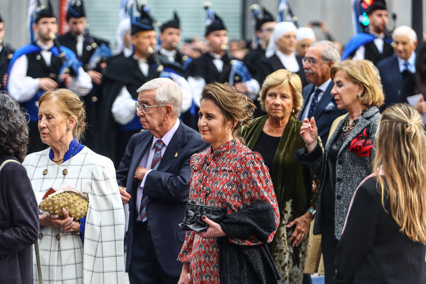 Fotos: Colorido en la alfombra azul de los Premios Princesa