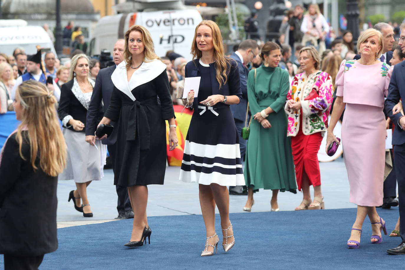 Fotos: Colorido en la alfombra azul de los Premios Princesa