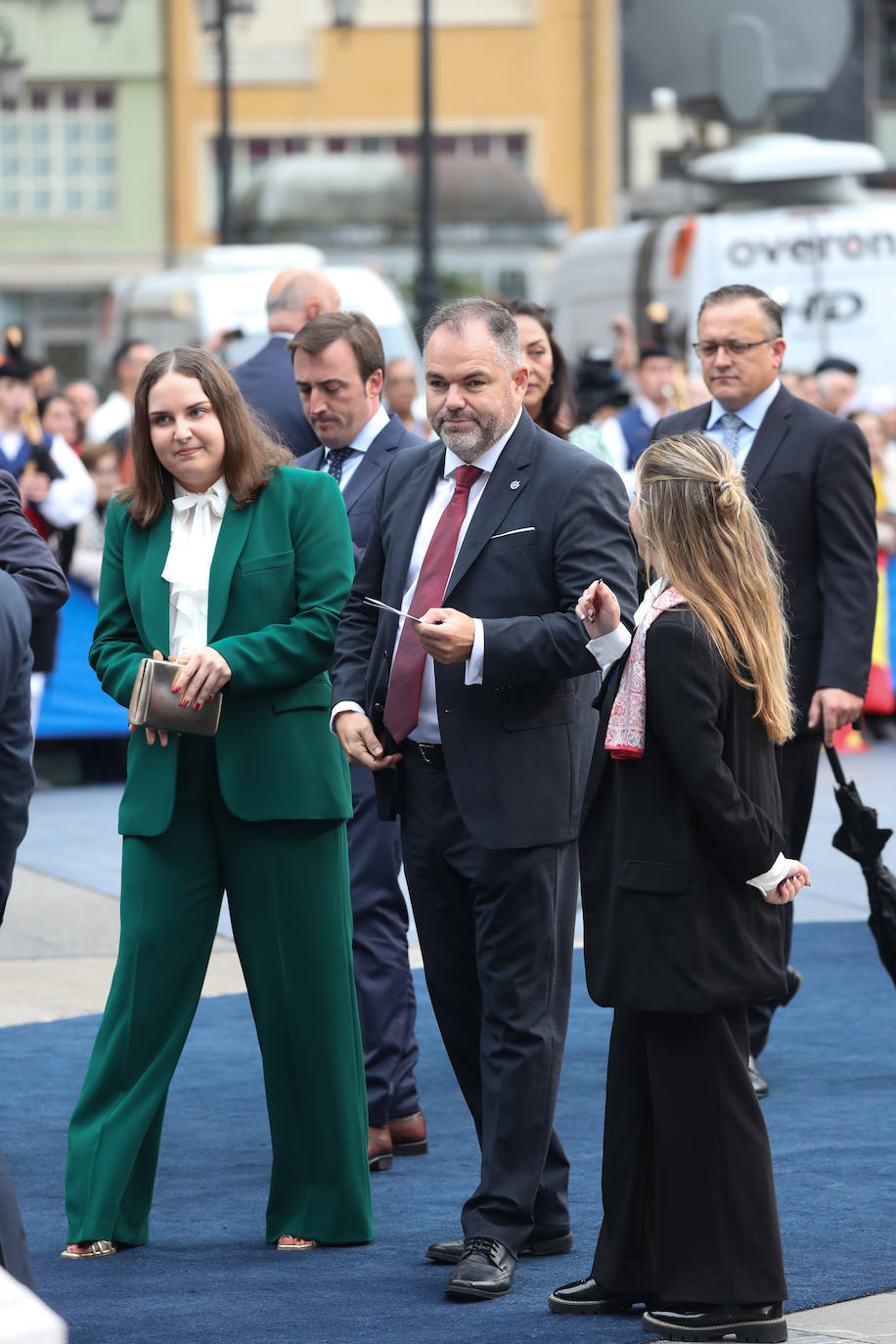 Fotos: Colorido en la alfombra azul de los Premios Princesa