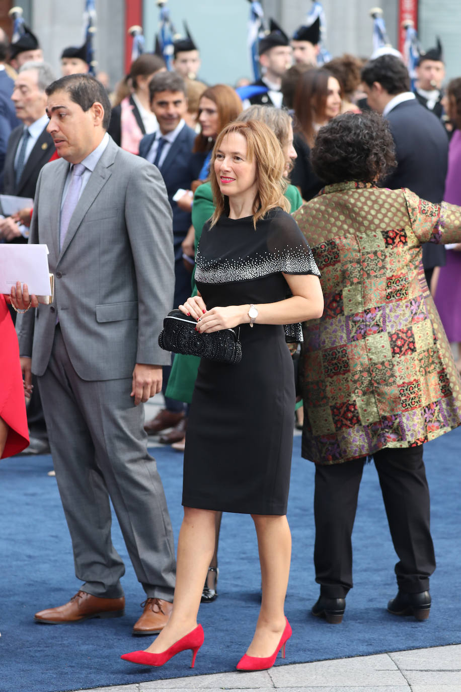 Fotos: Colorido en la alfombra azul de los Premios Princesa