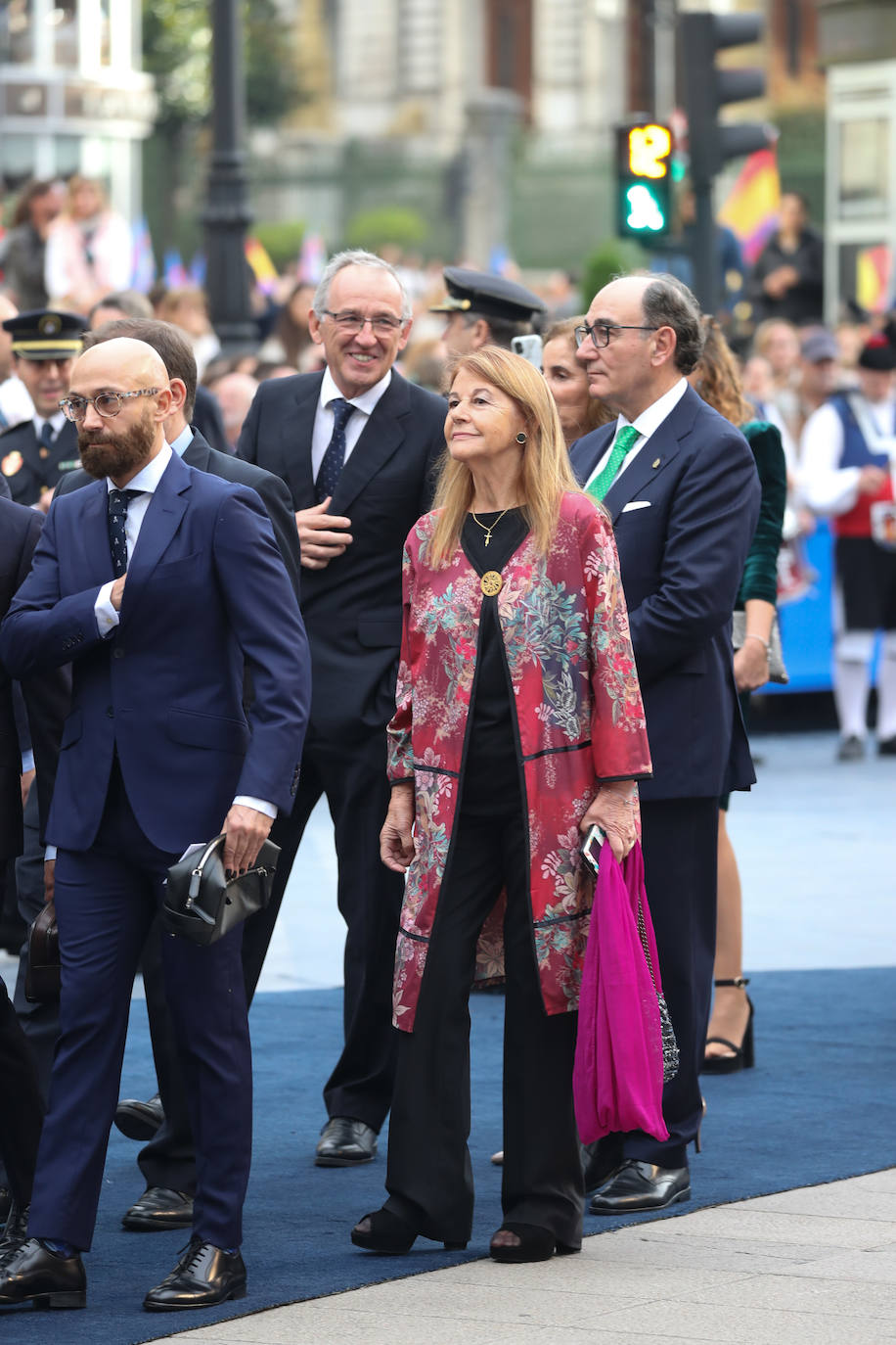 Fotos: Colorido en la alfombra azul de los Premios Princesa