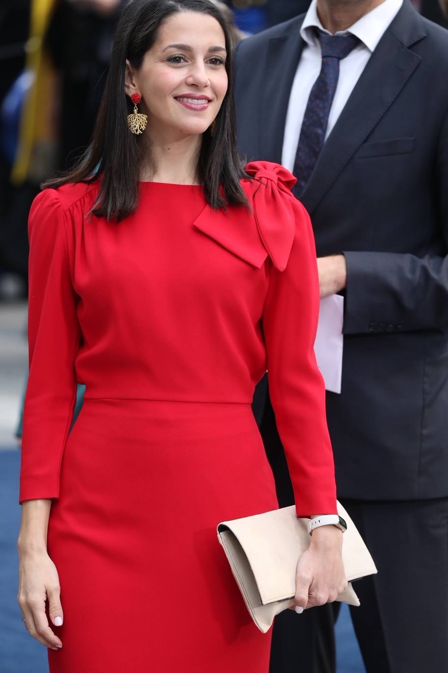 Fotos: Colorido en la alfombra azul de los Premios Princesa