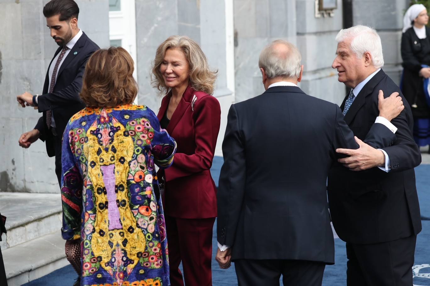 Fotos: Colorido en la alfombra azul de los Premios Princesa