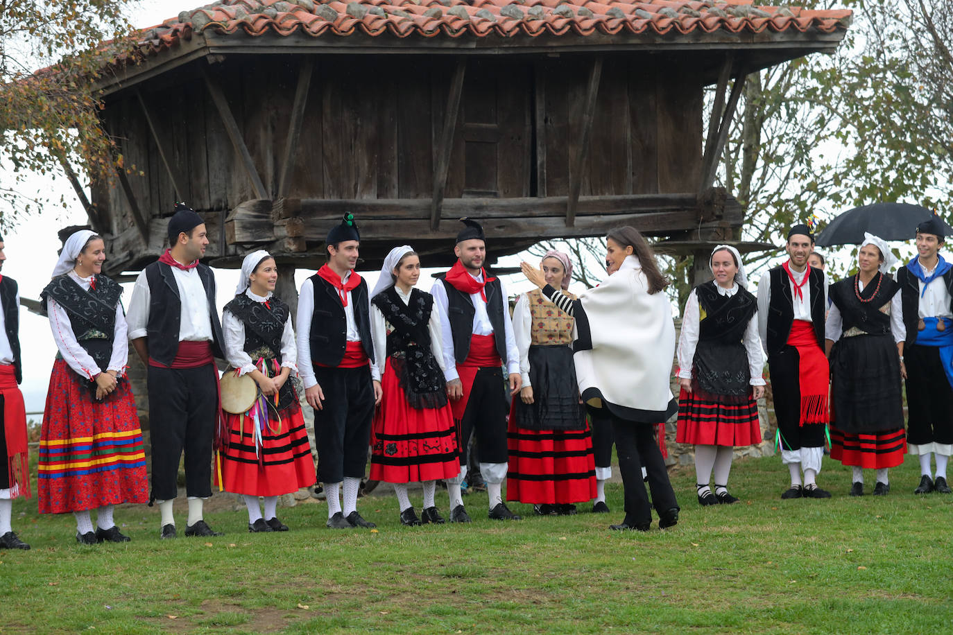 Fotos: Cadavedo, Pueblo Ejemplar y entregado en la visita de los Reyes