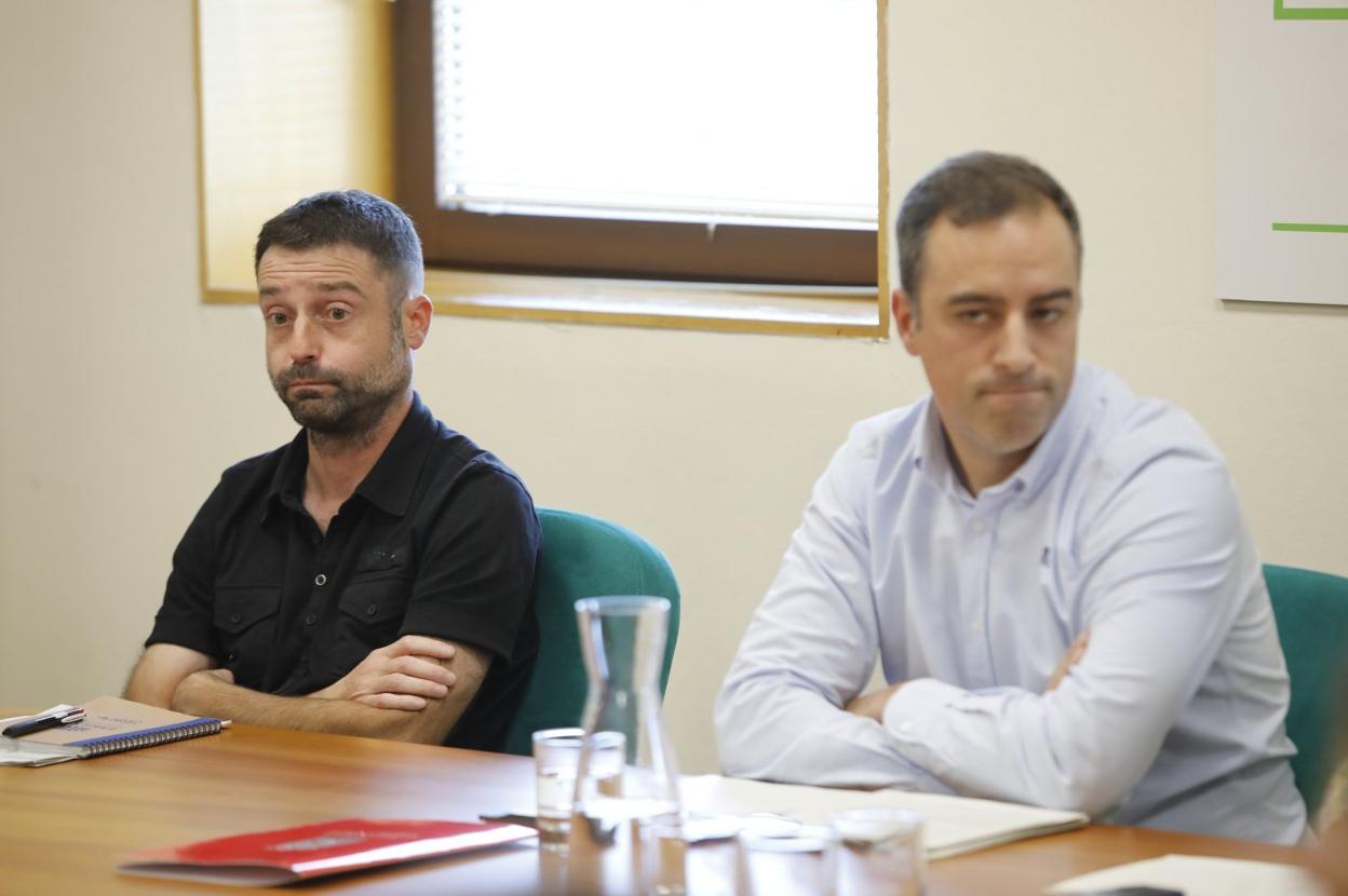 Alfonso Baragaño y Olmo Ron en el consejo del miércoles en el que se aprobó el cese del primero. 