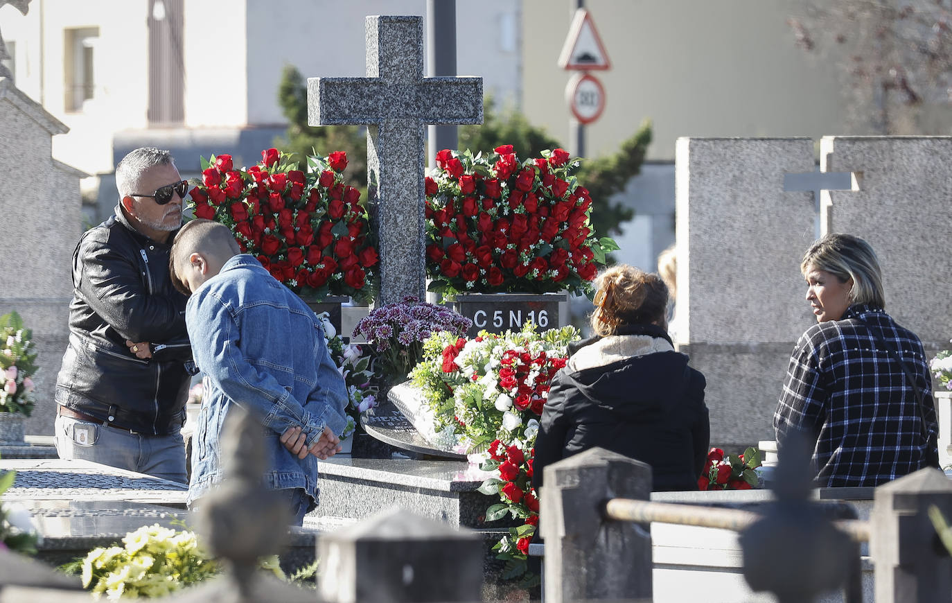 Fotos: Asturias, fiel a la tradición en el día de Todos los Santos