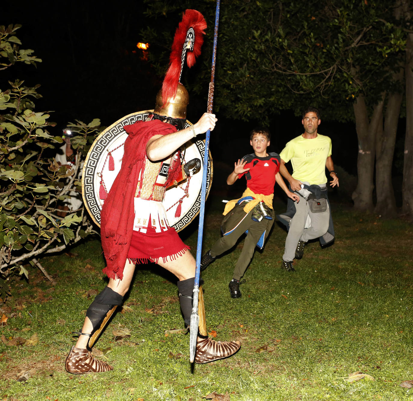 Fotos: Monstruos y zombis en una terrorífica carrera en Gijón