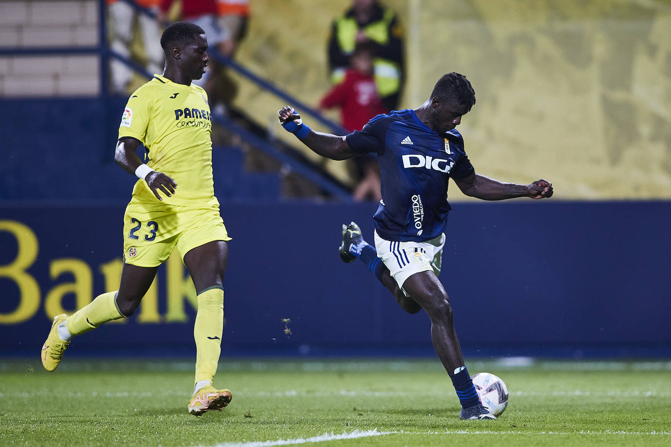 Fotos: Las mejores jugadas del Villarreal B - Real Oviedo