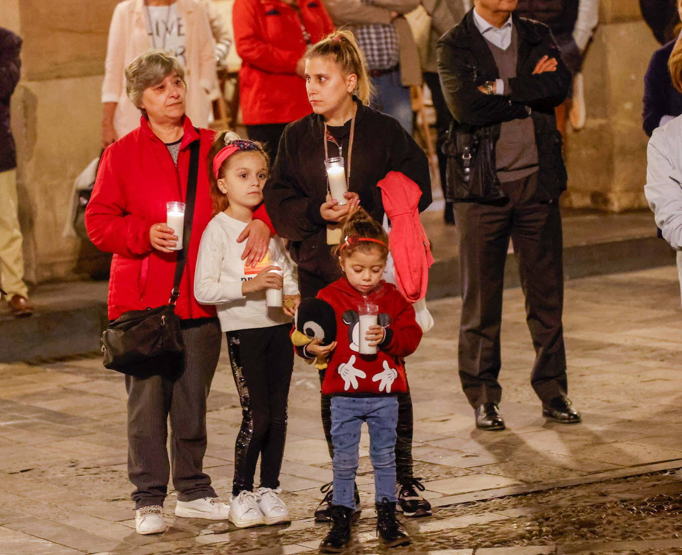 Fotos: Concentración de padres de familia separados en Gijón en memoria de Olivia