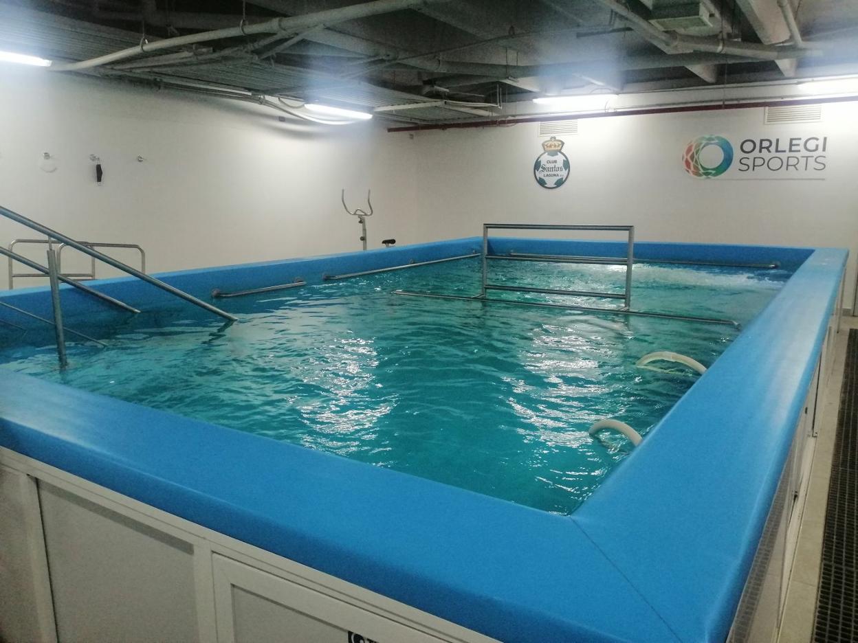 Imagen del tanque terapéutico en el Territorio Santos Modelo, las instalaciones del Santos Laguna. 