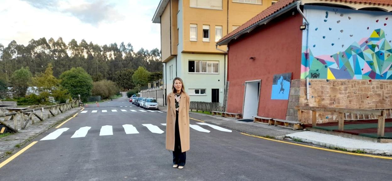 María Elena Arango durante la visita a las obras del IES de Luces. 