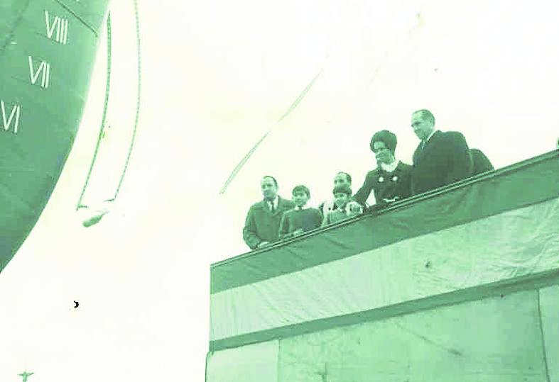 Botadura de 'El Pisón', en 1970, con Isabel Marmiesse, de madrina. 