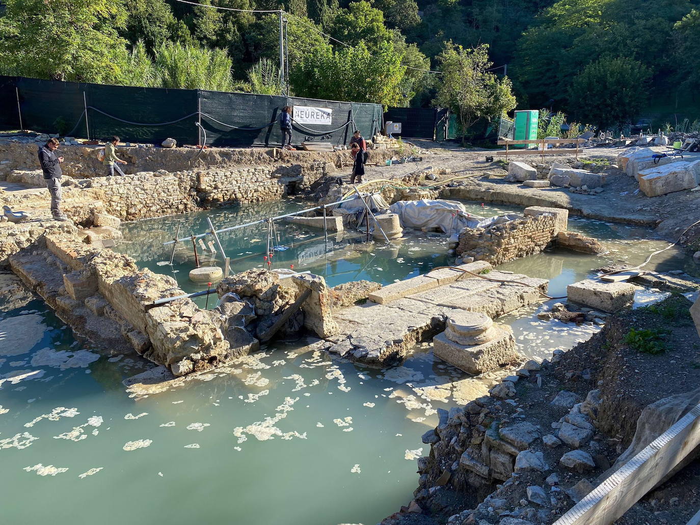 Fotos: Un tesoro en bronce romano emerge en la Toscana