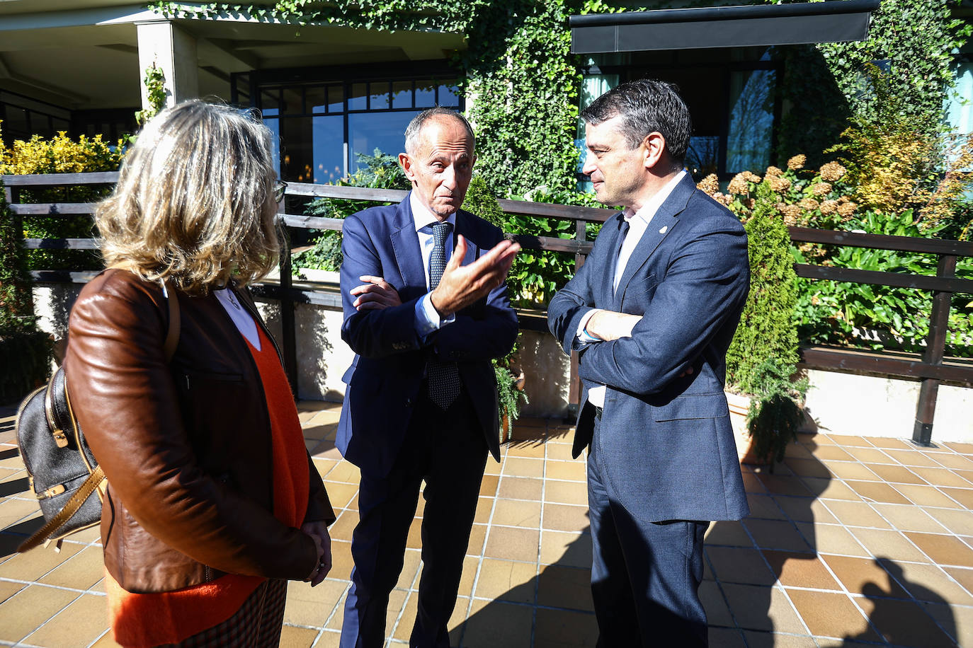 Fotos: Sáenz de Jubera, galardonado con el Premio Asturmanager por el «compromiso con su tierra»