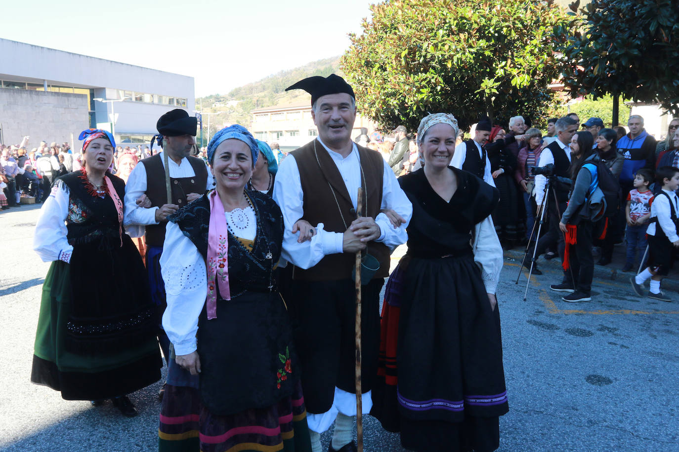 Fotos: La fiesta de los Humanitarios llena las calles de Moreda