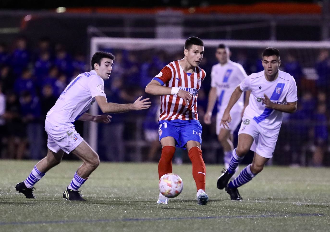 Fotos: Las mejores jugadas del Beasain-Sporting