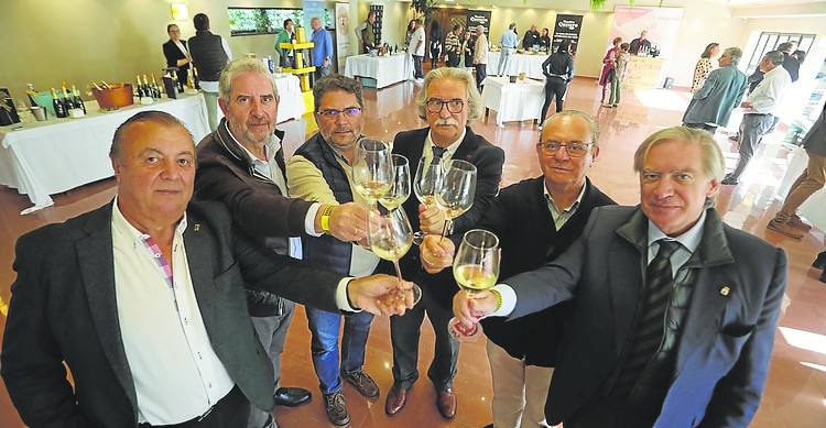 La asociación Amigos del Cava estuvo representada por seis de sus socios que acudieron a la sesión matinal. 