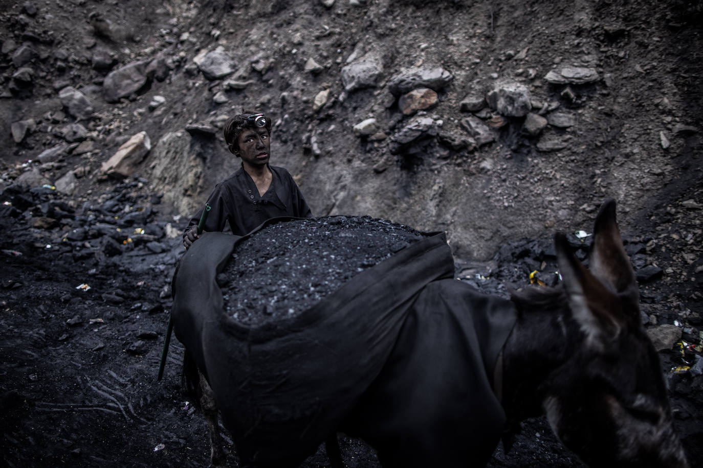 Fotos: El día a día en las minas de carbón de Chinarak