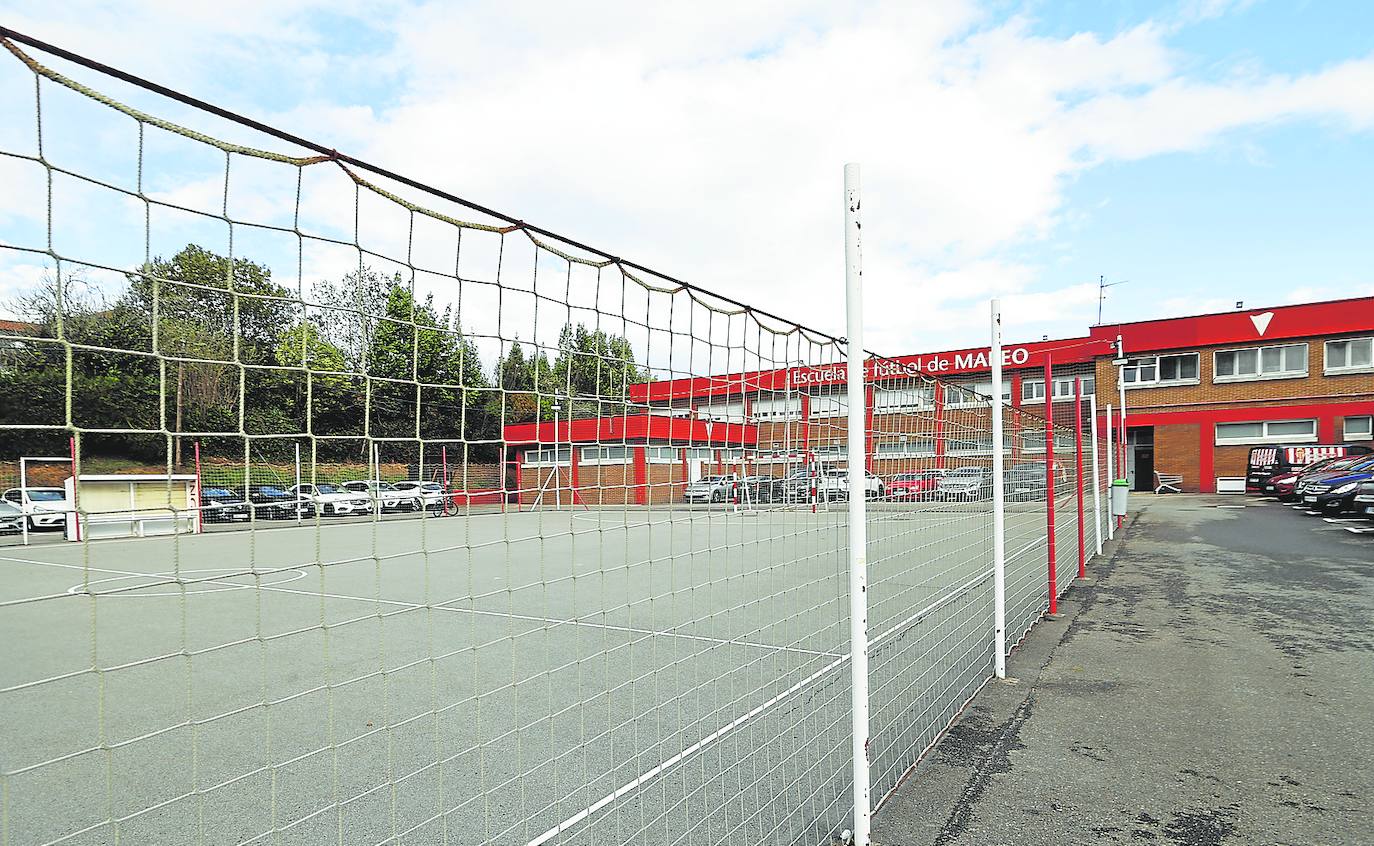 La pista de futbito de Mareo, donde el club espera realizar las primeras obras para ampliar el gimnasio y la clínica. arnaldo garcía