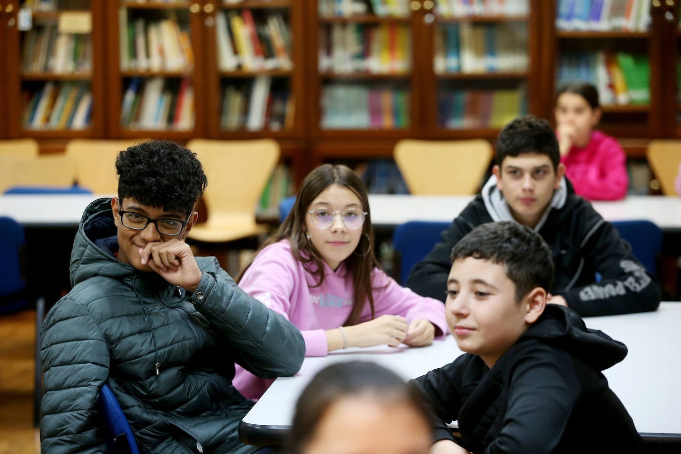 Fotos: La Escuela de Periodismo se estrena en el IES La Ería
