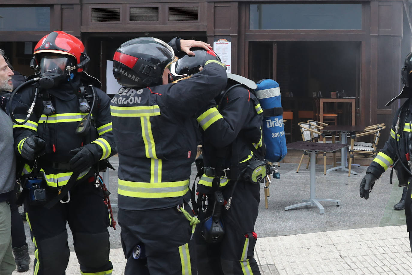 Fotos: Incendio en un local de la calle Aguado, en Gijón