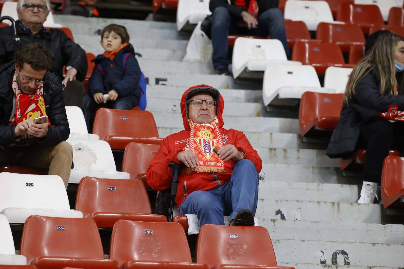 Fotos: ¿Estuviste en el Sporting - Leganés? ¡Búscate!