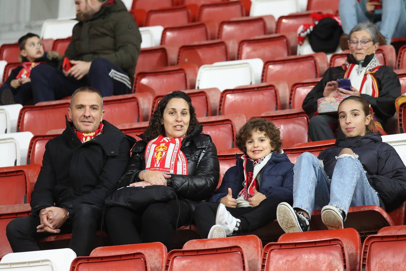 Fotos: ¿Estuviste en el Sporting - Leganés? ¡Búscate!