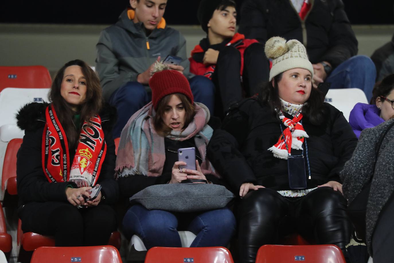 Fotos: ¿Estuviste en el Sporting - Leganés? ¡Búscate!