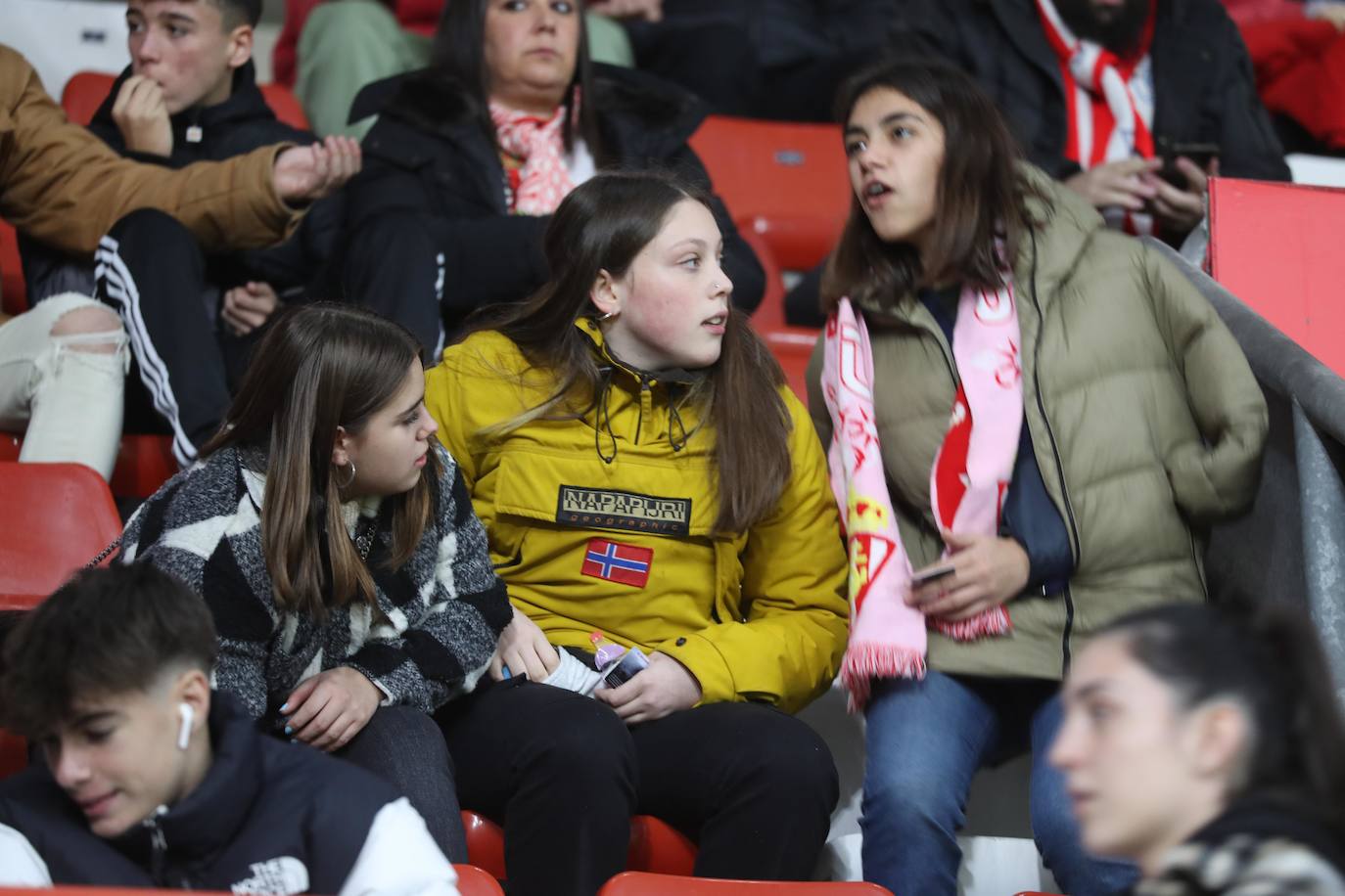 Fotos: ¿Estuviste en el Sporting - Leganés? ¡Búscate!