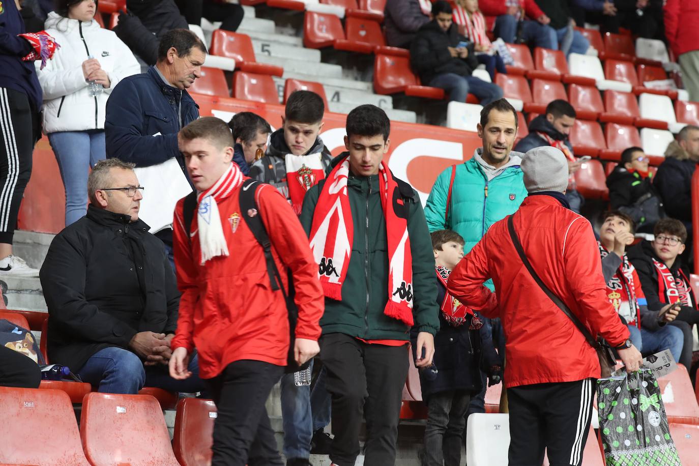 Fotos: ¿Estuviste en el Sporting - Leganés? ¡Búscate!