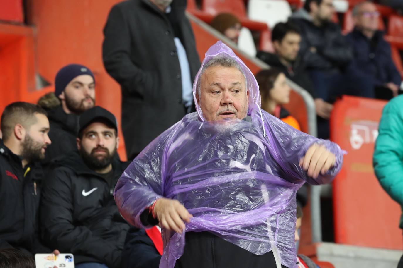 Fotos: ¿Estuviste en el Sporting - Leganés? ¡Búscate!