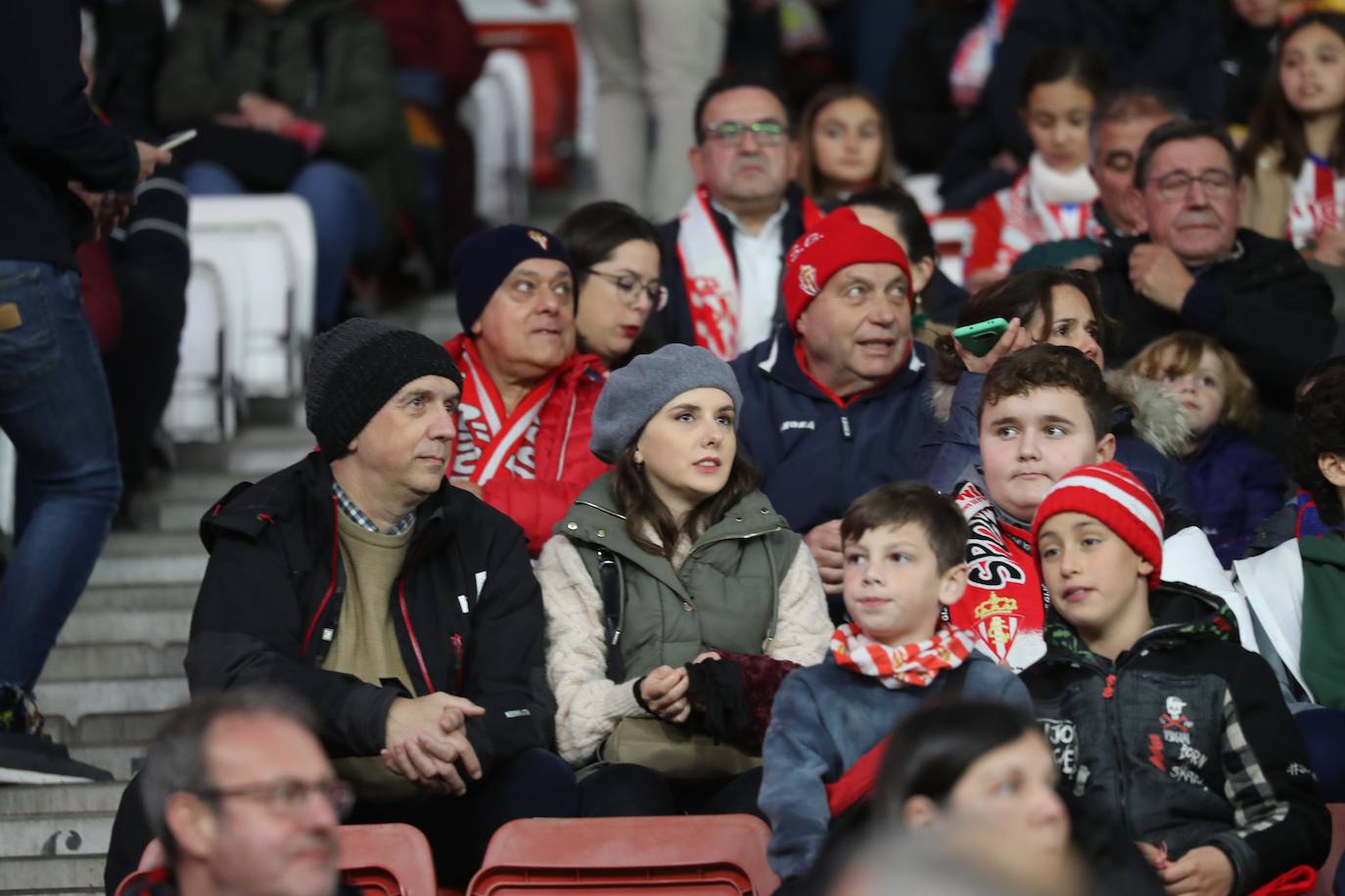 Fotos: ¿Estuviste en el Sporting - Leganés? ¡Búscate!