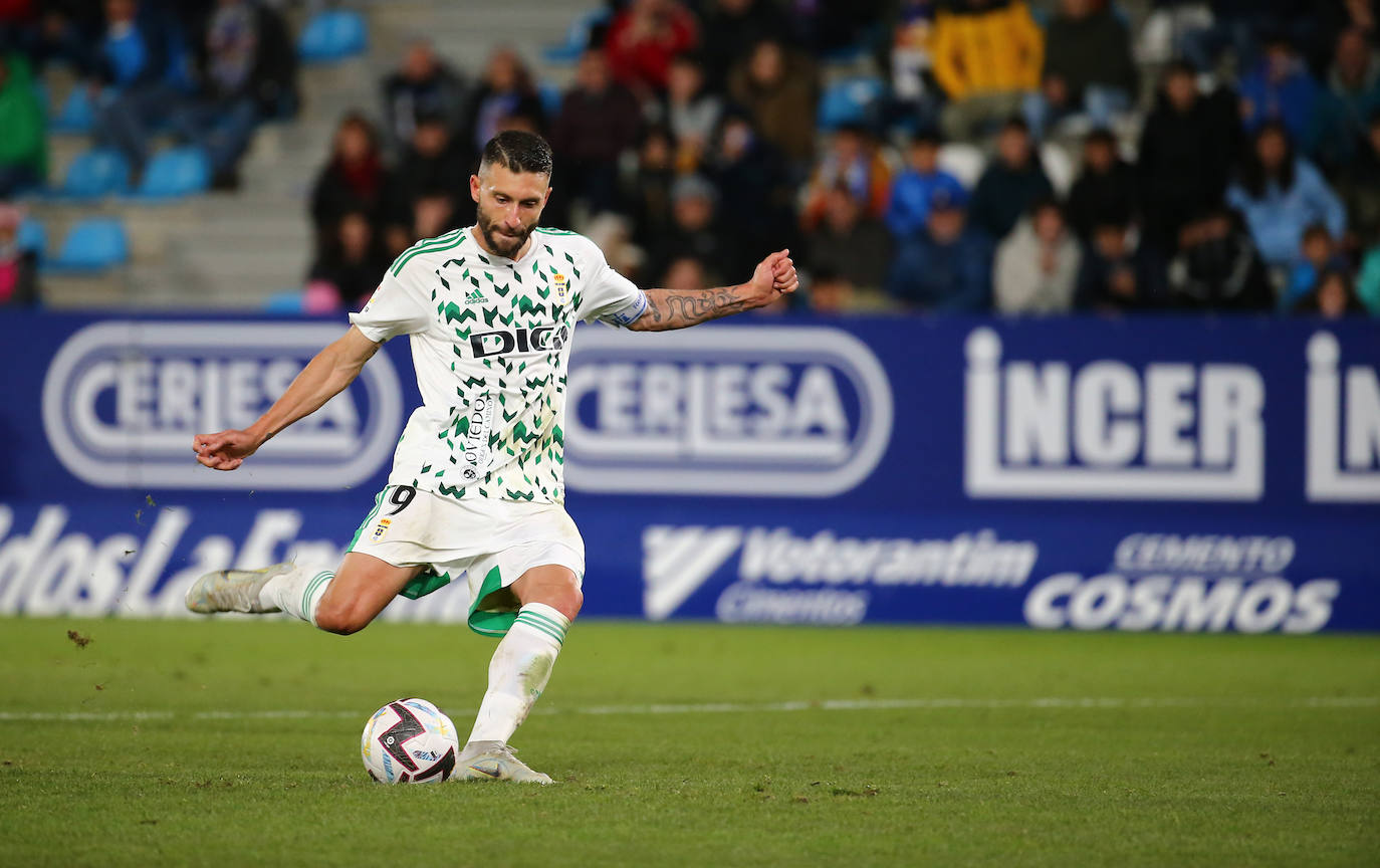 Fotos: Las mejores jugadas del Ponferradina - Real Oviedo