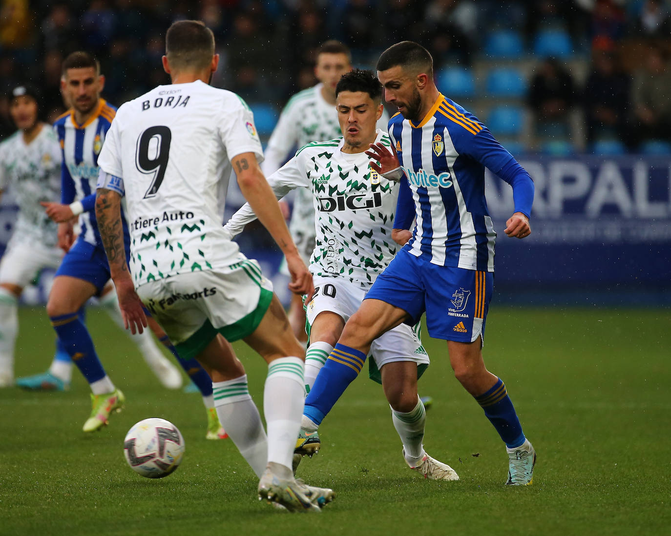 Fotos: Las mejores jugadas del Ponferradina - Real Oviedo