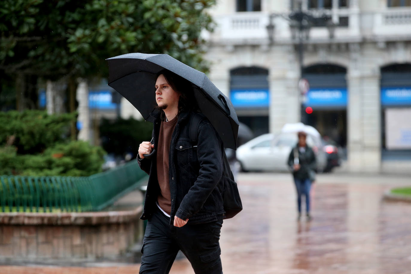 Fotos: El viento y el oleaje marcan el tiempo en Asturias