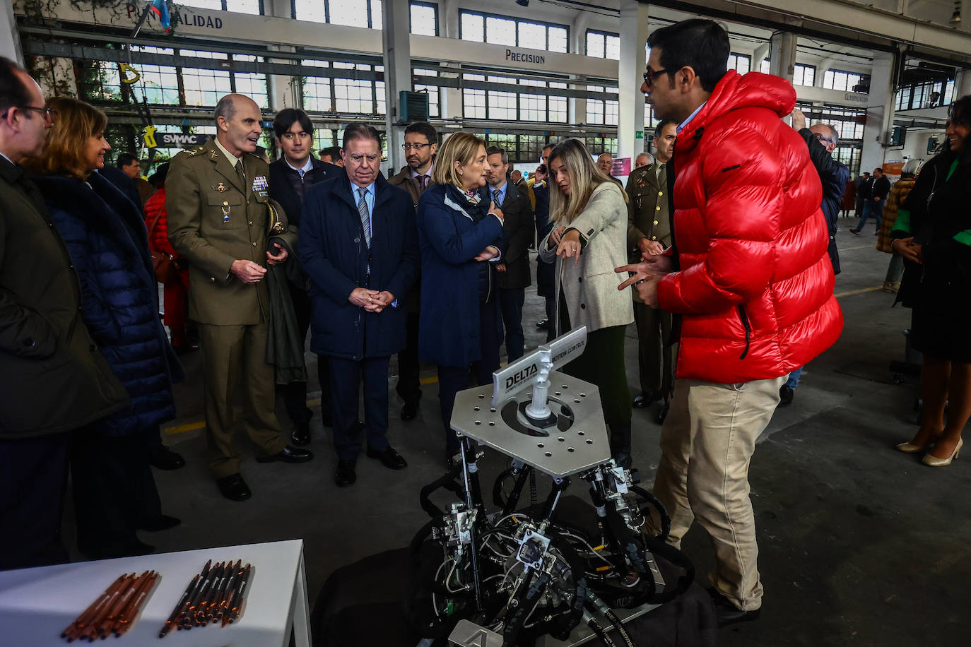 Fotos: Asturias muestra músculo en el sector de la Defensa