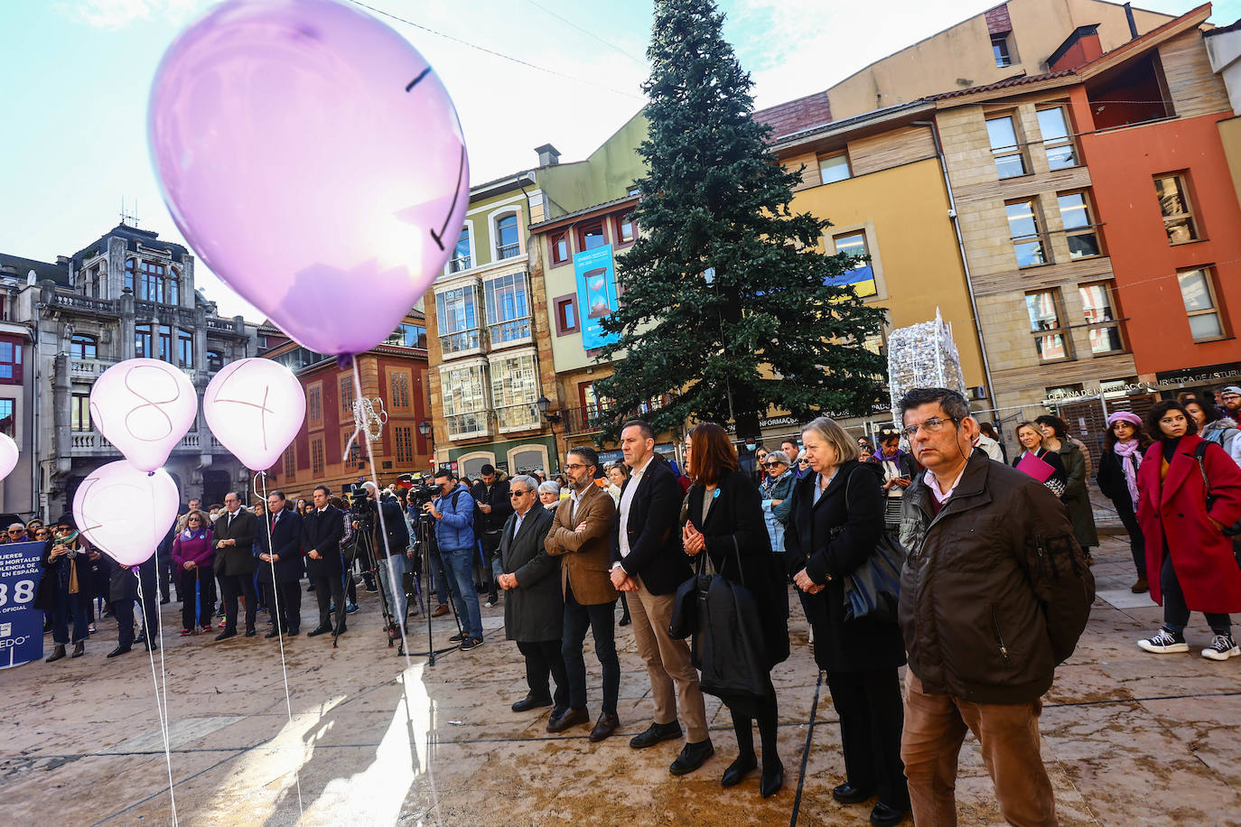 Fotos: Asturias se viste de morado contra la violencia de género