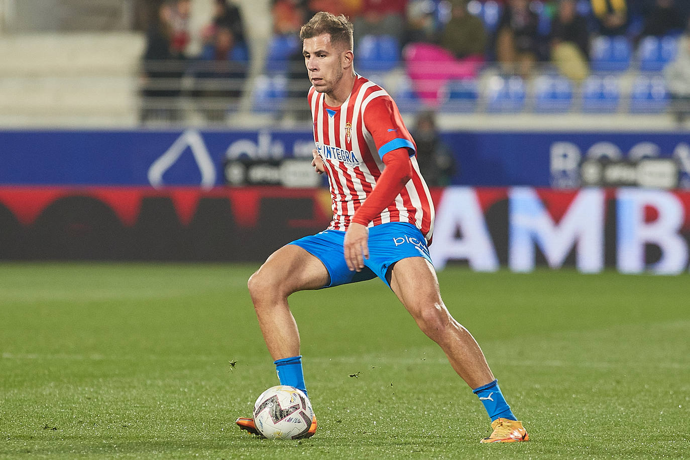 Fotos: Las mejores jugadas del Huesca-Sporting